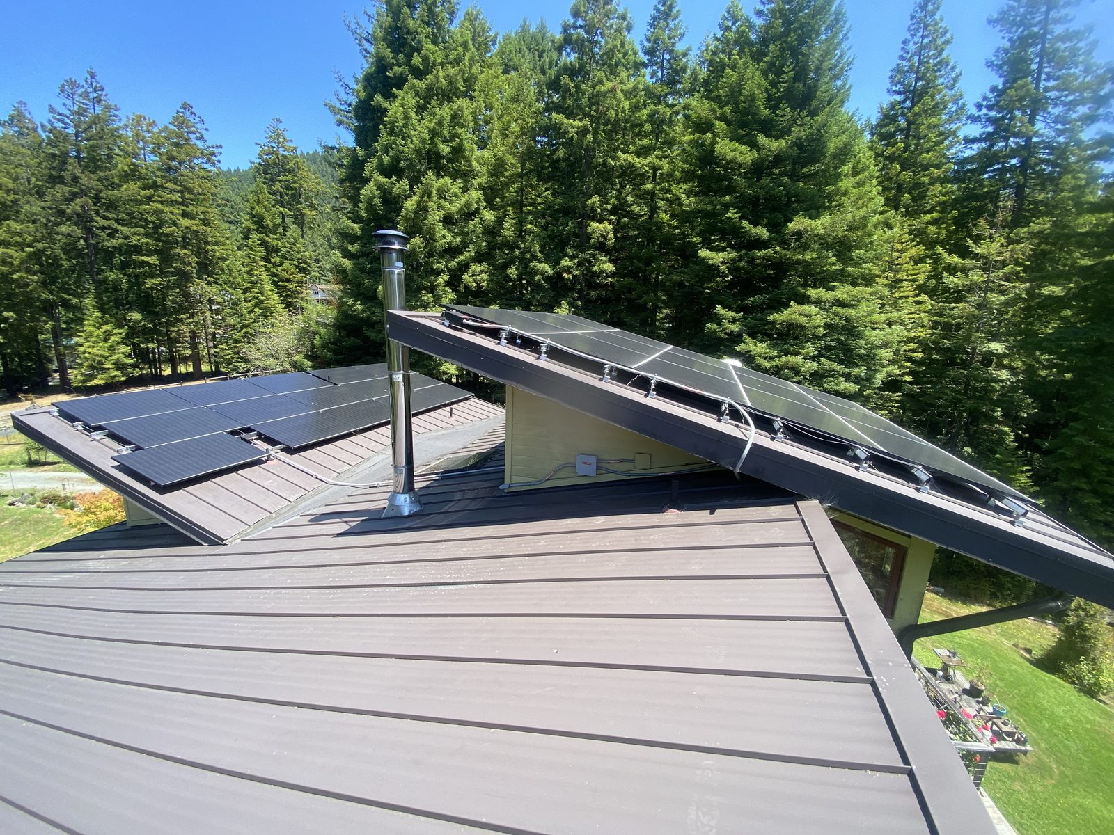 Jacoby Creek residence completed rooftop solar array