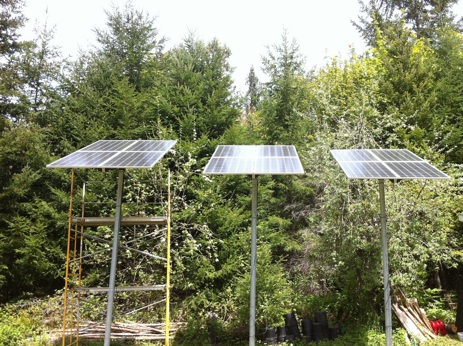Weitchepec Farm elevated ground-mount solar panels